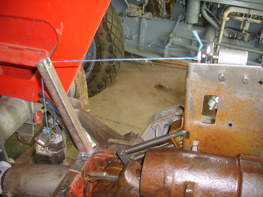 Reglage relevage MF 165 001.JPG